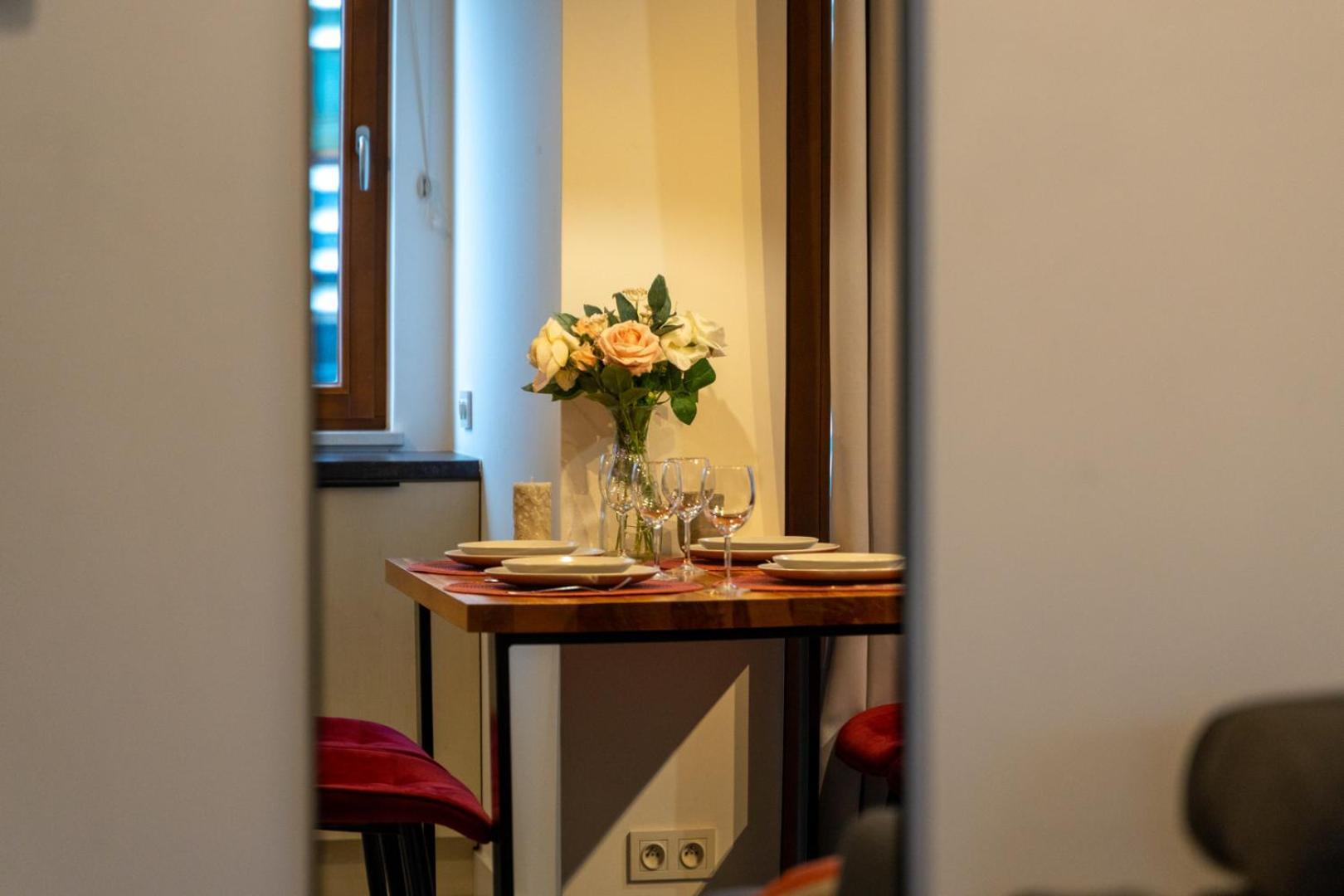 Apartament Grzybowska With Parking - By Rentujemy Warszawa